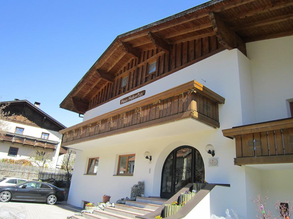 Aparthotel Garni Haus Hubertus Malles Venosta Rom bilde