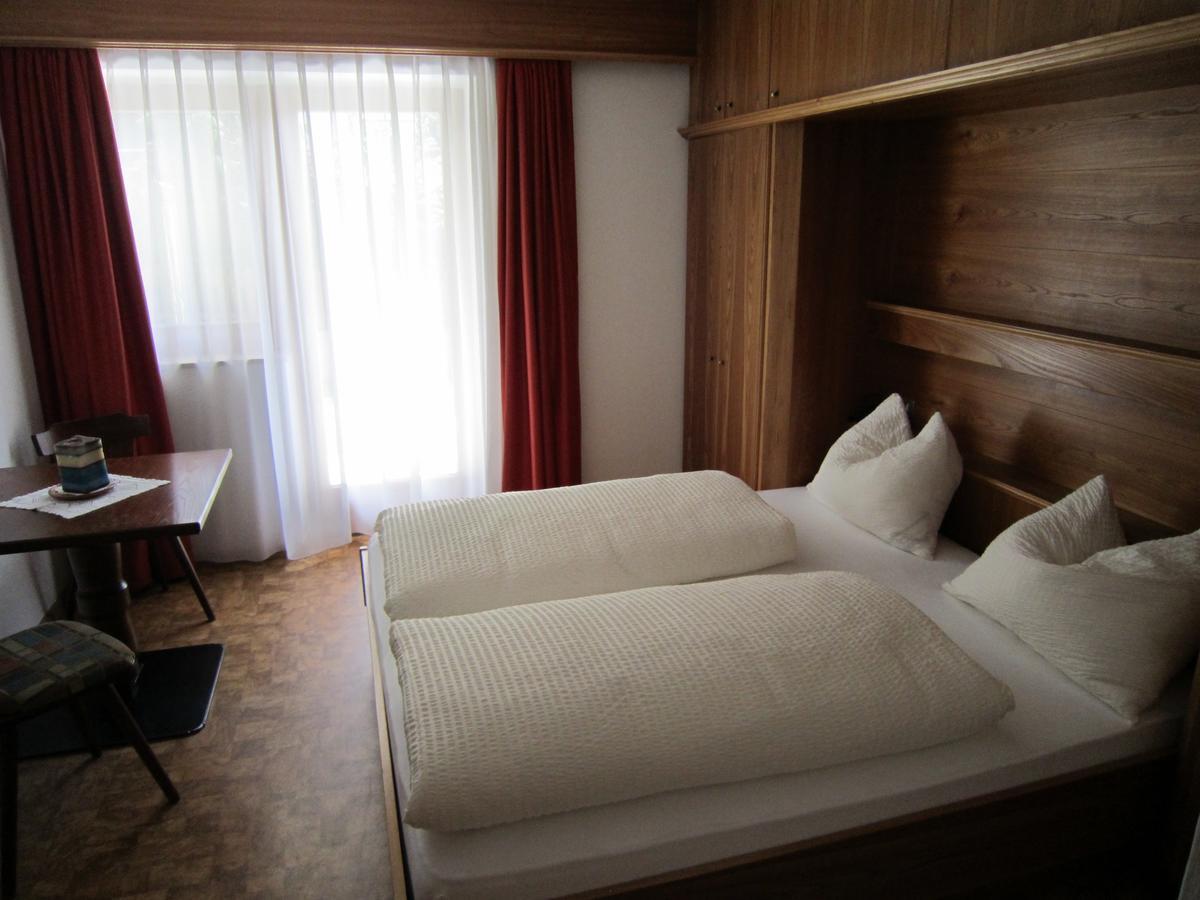 Aparthotel Garni Haus Hubertus Malles Venosta Eksteriør bilde